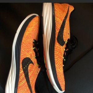 Nike flyknit lunar 3